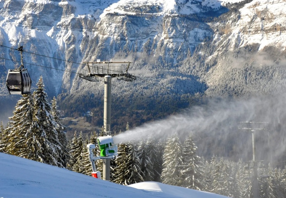 Les Carroz Ski Resort - Kedeuse gondola