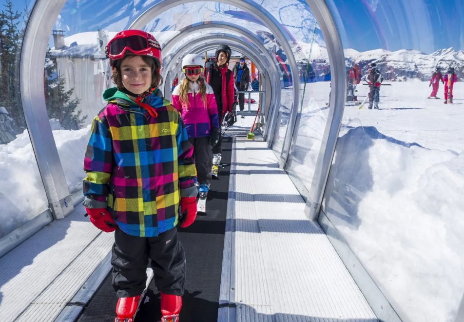 Les Carroz Ski Resort - Covered magic carpet