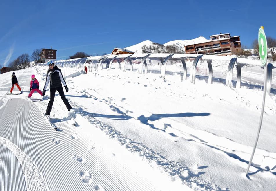 La Toussuire Ski Resort (©F.Bompart agence Zoom) - Beginners area (Alpaga is on the left at top)