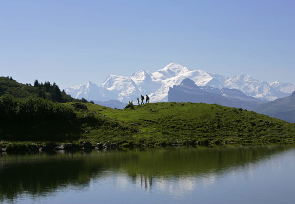 Samoens Village - Mountain lake