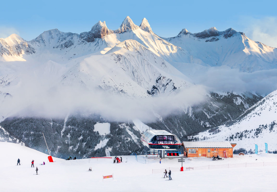 Les Sybelles Ski Resorts (©tiphainebuccino_sybelles)