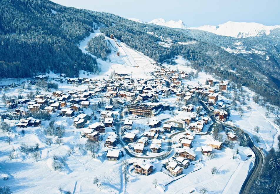 Courchevel Ski Resort (©DavidAndre)