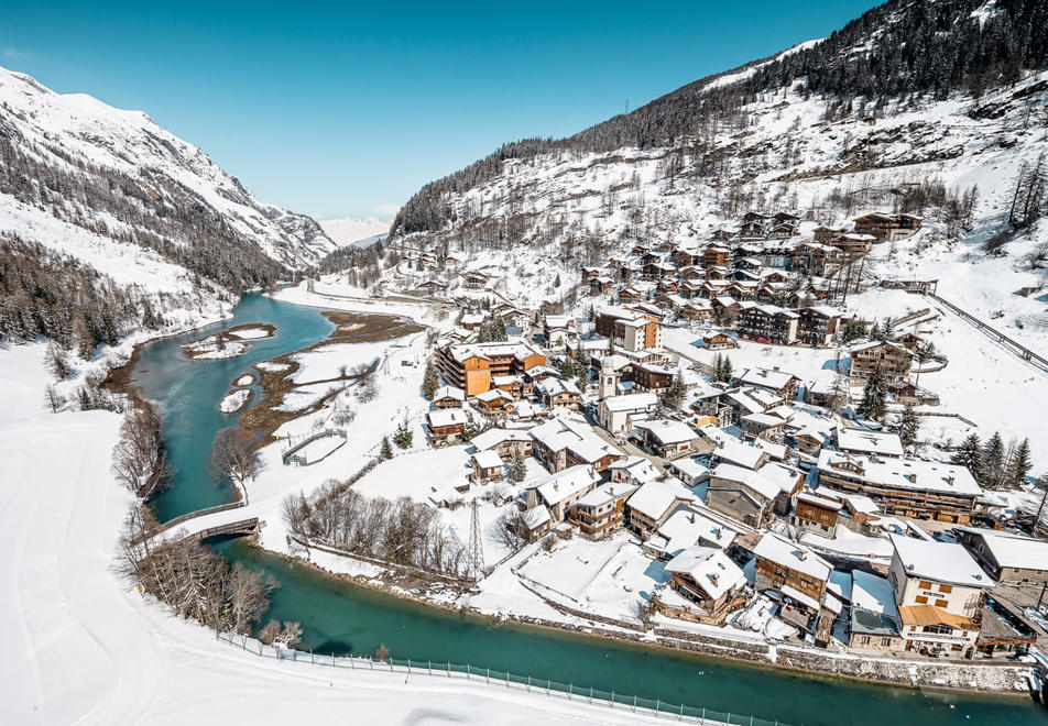 Tignes les Brevieres in Winter (©AndyParant)