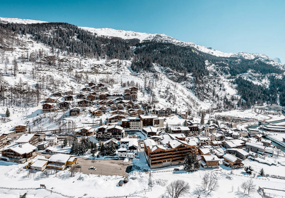 Tignes les Brevieres in Winter (©AndyParant)