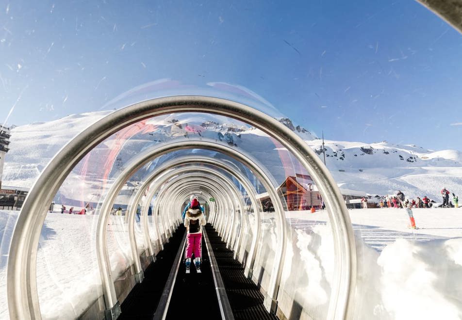 Tignes in Winter - Ski start progression zone Tignes le Lac (©STGM)