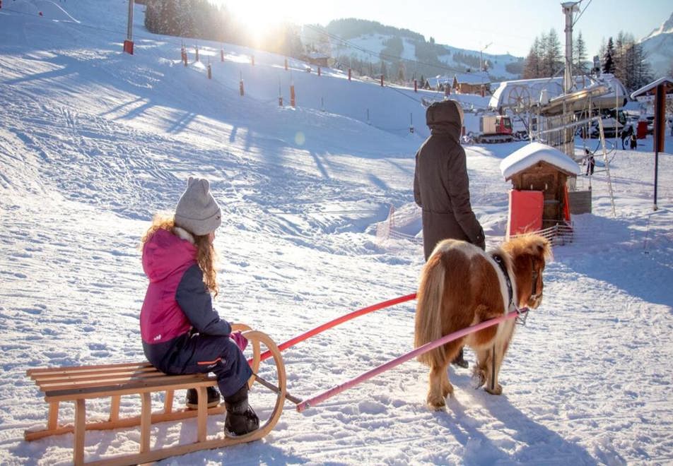 Notre Dame de Bellecombe snow activities