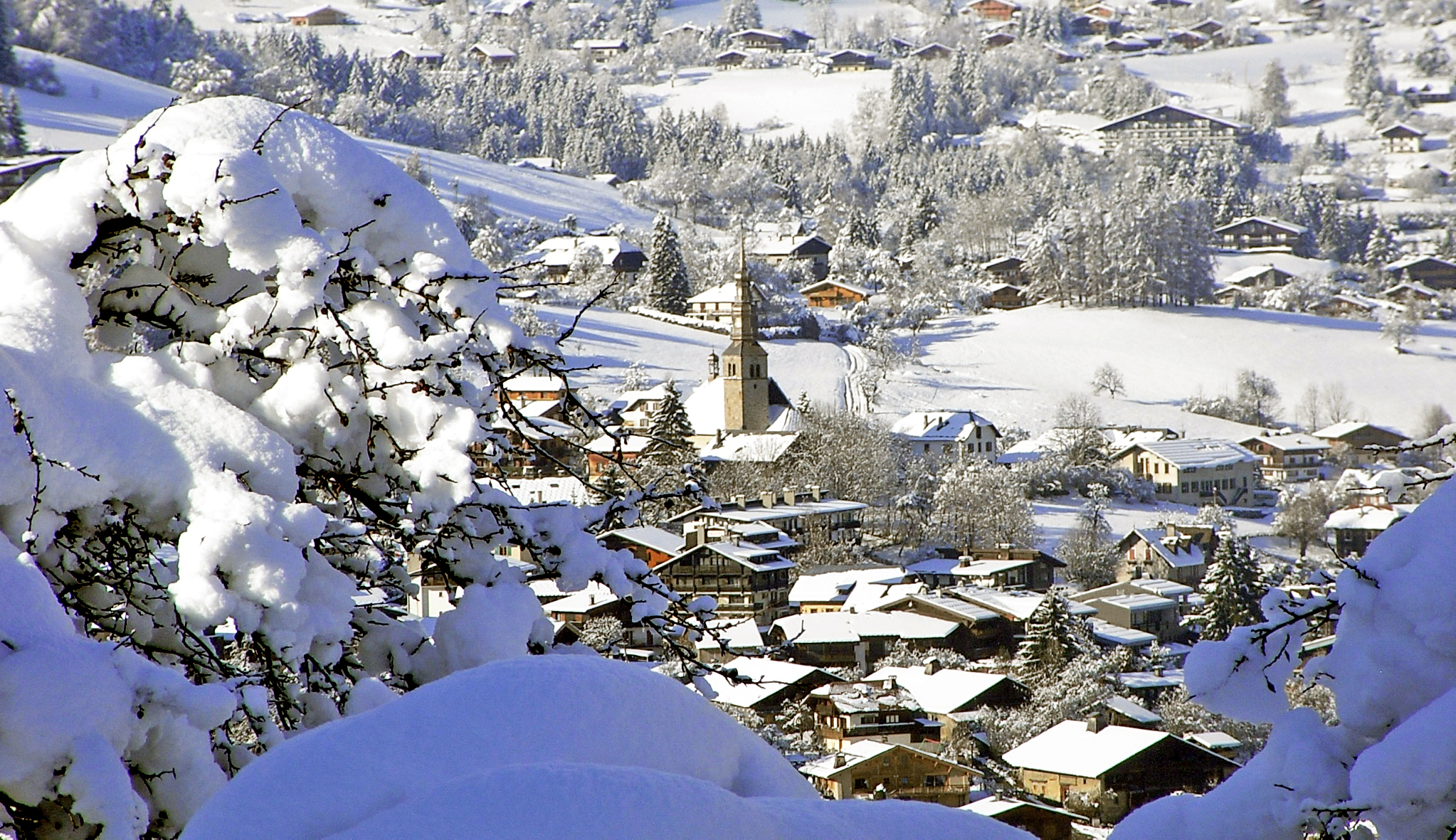 Combloux Skiing Holidays | Ski Apartments | Peak Retreats