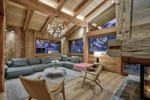 Chalet Alaska, Chamonix (self catered chalet) - Living area with fireplace (©Adam Johnston)