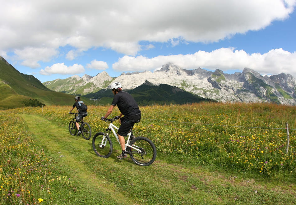 Le Grand Bornand village - Mountain biking