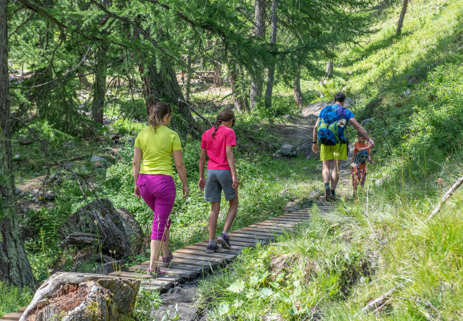 Serre Chevalier walking