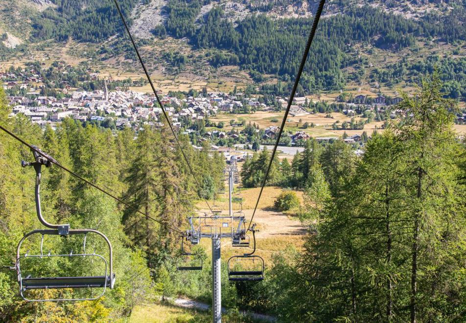 Serre Chevalier chairlift