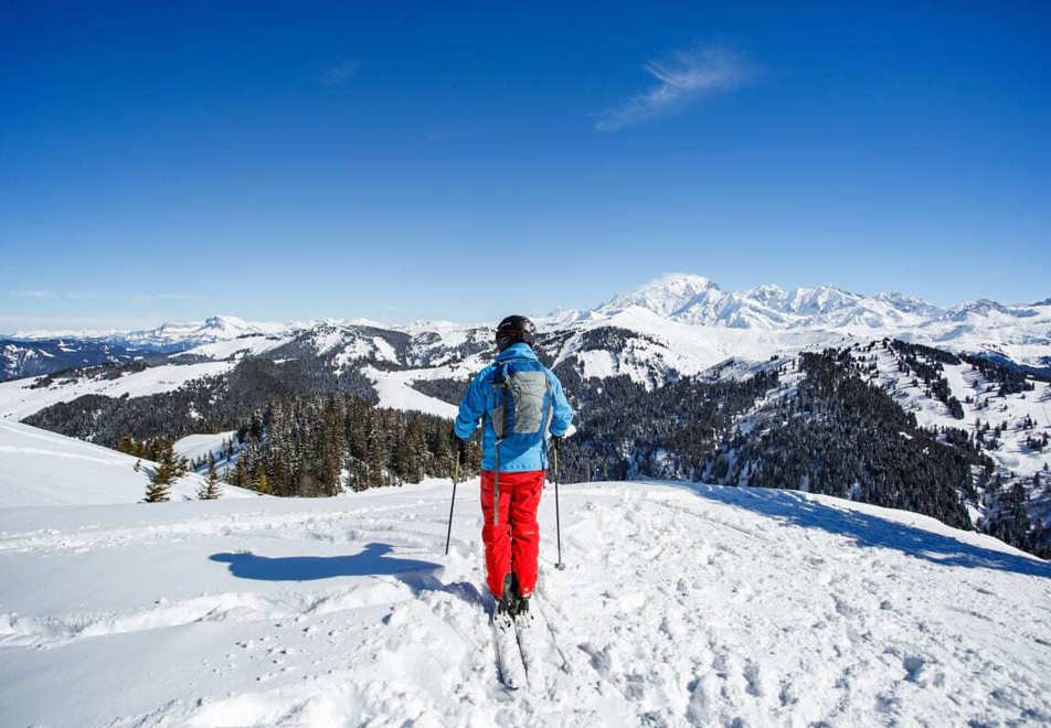 Les Saisies skiing