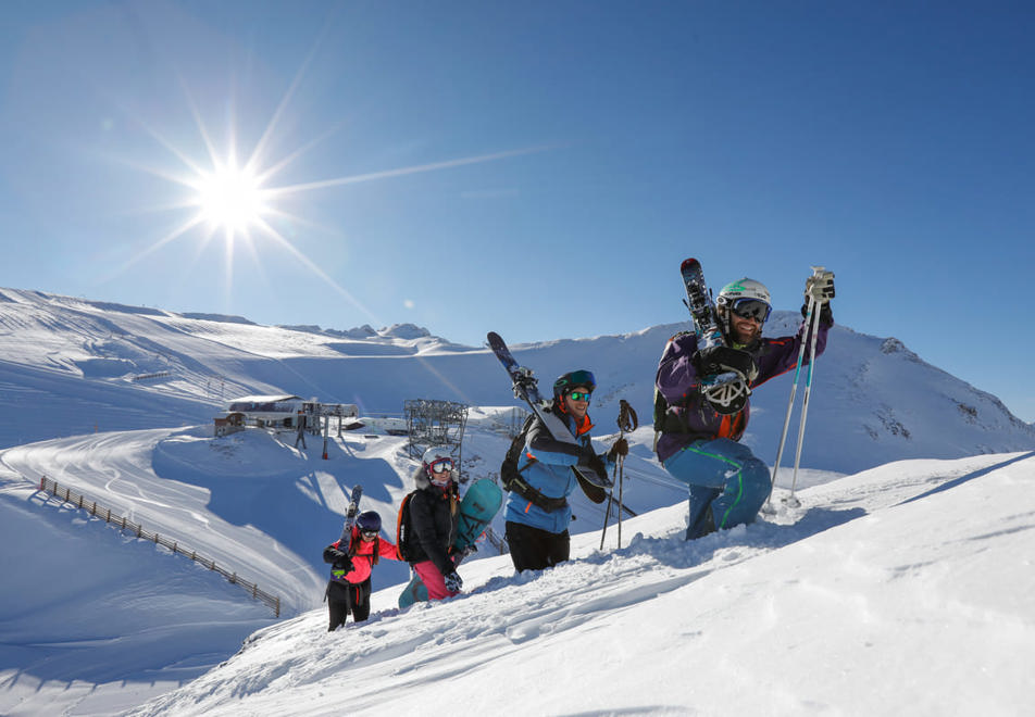 Les Deux Alpes ski resort - Ski touring (©Nils Louna)