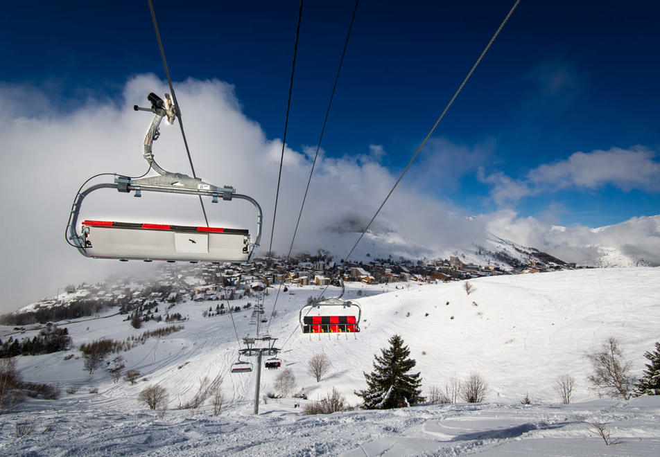 Les Deux Alpes ski resort - Chairlift (©Toann Peisin)