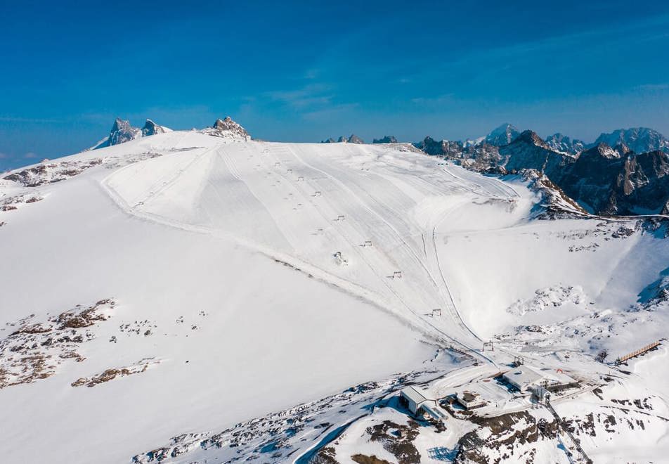 Les Deux Alpes ski resort - Glacier