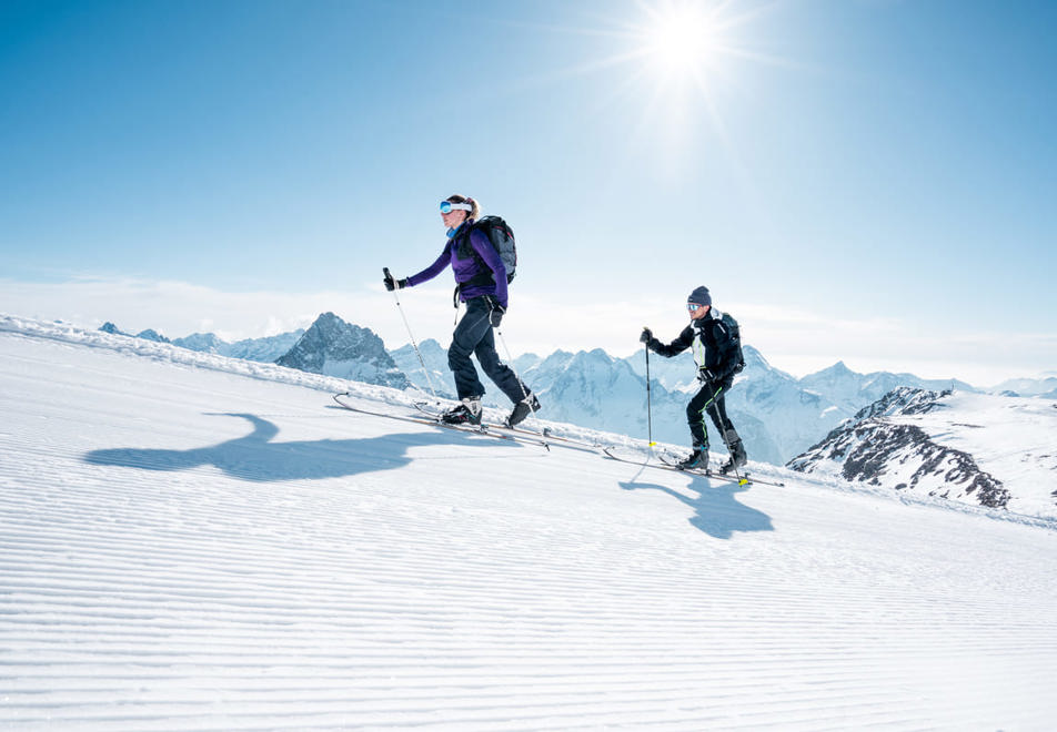 Les Deux Alpes ski resort - Ski touring (©Pyrène Duffau)