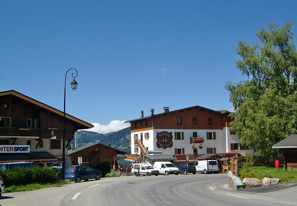 Notre Dame de Bellecombe Village