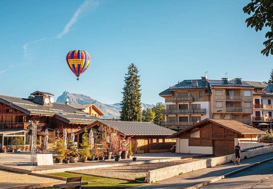 Hot air ballooning in Megeve