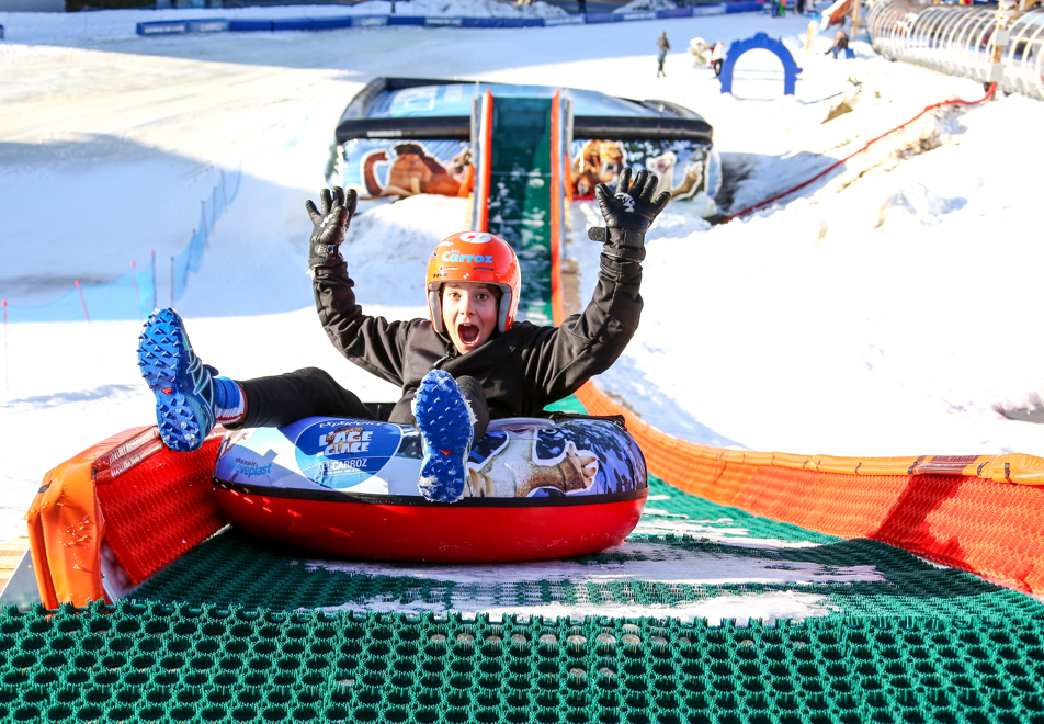 Les Carroz Ski Resort - Snow tubing (©MilloMoravski)