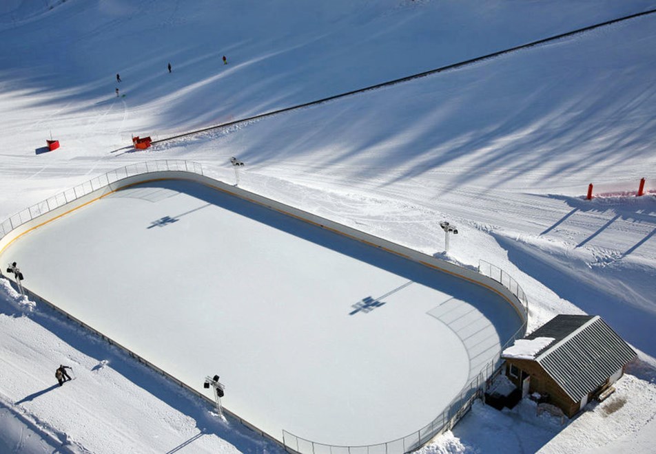 Montgenevre outdoor ice rink
