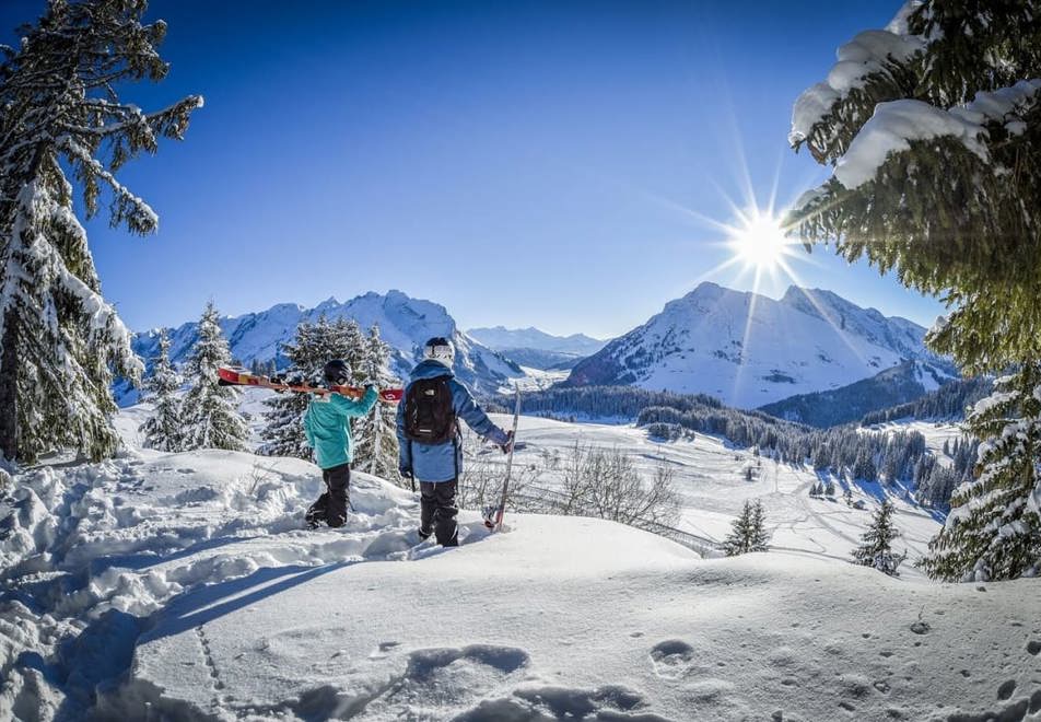 La Clusaz skiing (©DavidMachet)