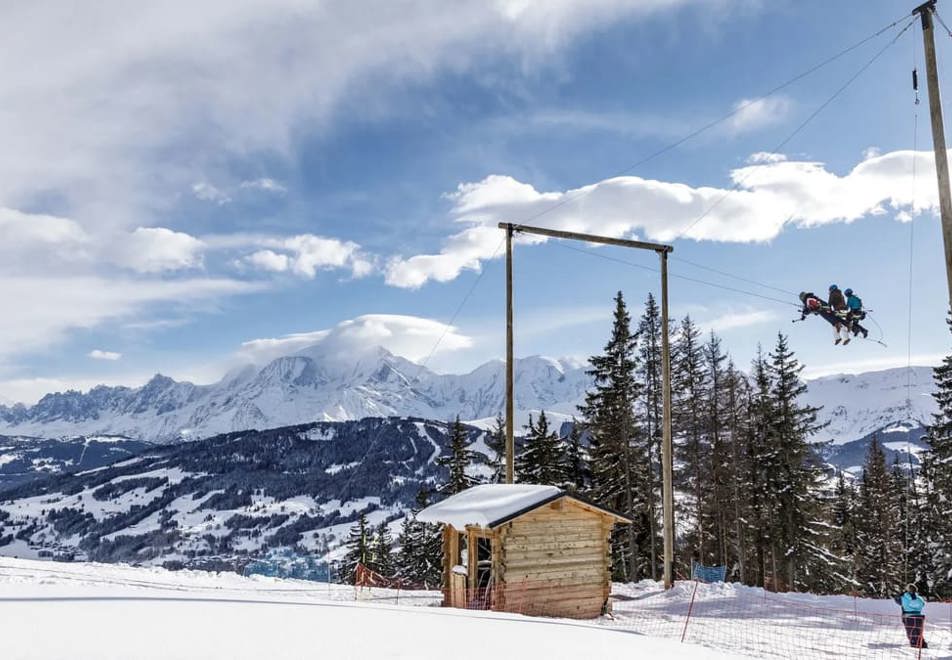 Giant swing in Combloux/Megeve (©MelanieCalcei)